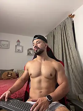 Ezzio Scolaro online show from 11-29-25, 12:33