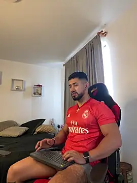 Ezzio Scolaro online show from 03-11-26, 09:20