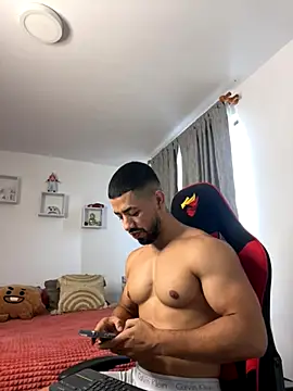 Ezzio Scolaro online show from 11-11-25, 12:11