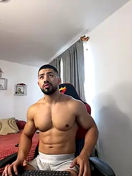 Ezzio Scolaro online show from 11-12-25, 12:20