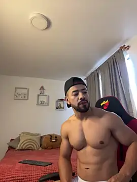 Ezzio Scolaro online show from 11-13-25, 11:47