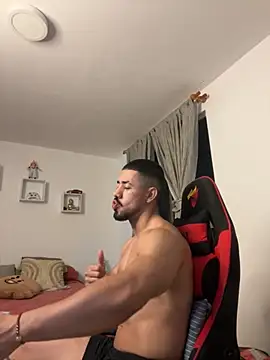 Ezzio Scolaro online show from 12-03-25, 12:23