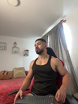 Ezzio Scolaro online show from 11-23-25, 01:54