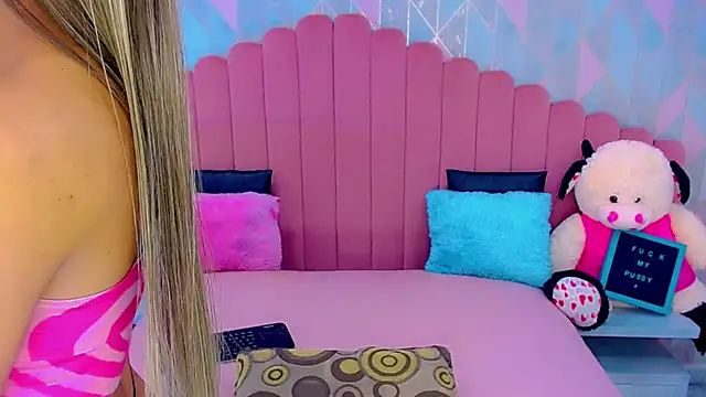 miss dania75 online show from 12-21-25, 04:36