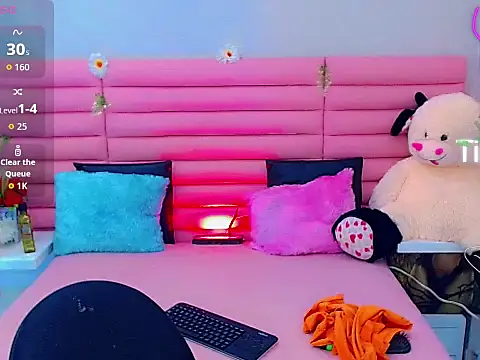 miss dania75 online show from 11-17-25, 10:36