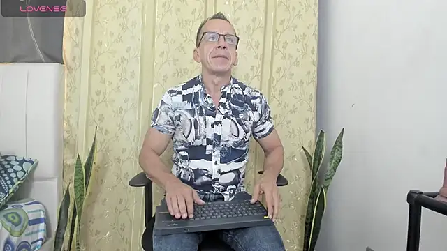  axelking  online show from 07-08-26, 11:44