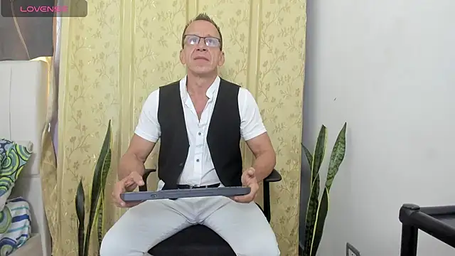  axelking  online show from 07-06-26, 11:50