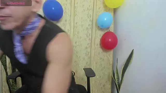  axelking  online show from 06-18-26, 11:48