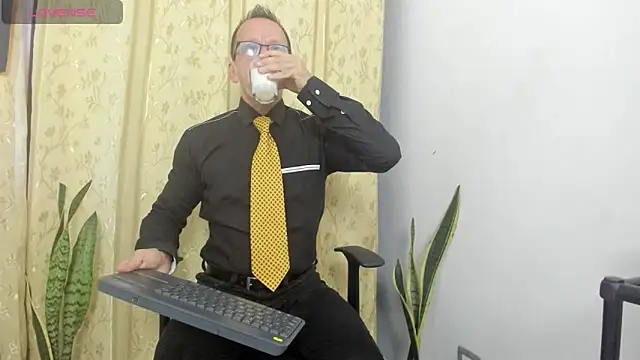  axelking  online show from 06-16-26, 11:32