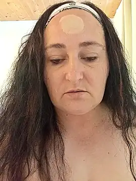 Snapshot of Bella_862 chatting on 05-17-26, 08:47 Bella 862 online show from 05-17-26, 08:47