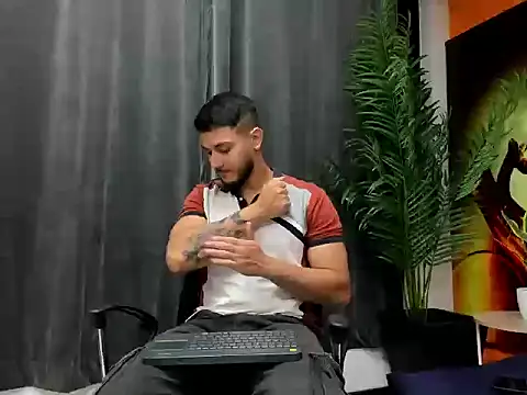 Snapshot of jasonshaw25 chatting on 02-21-26, 05:48 jasonshaw25 online show from 02-21-26, 05:48