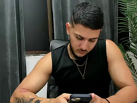 Snapshot of jasonshaw25 chatting on 02-06-26, 06:15 jasonshaw25 online show from 02-06-26, 06:15