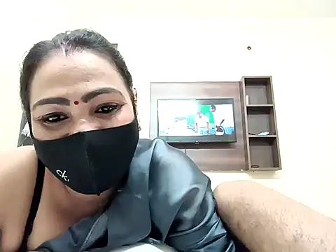 horny milf couple online show from 10-31-25, 06:15