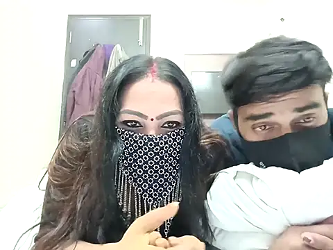 horny milf couple online show from 11-22-25, 05:45