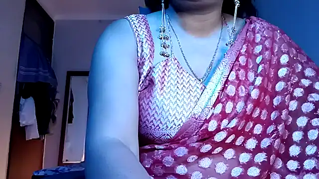 Snapshot of horny_milf_couple chatting on 05-29-26, 07:20 horny milf couple online show from 05-29-26, 07:20
