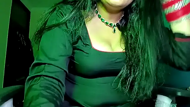 Snapshot of horny_milf_couple chatting on 05-06-26, 07:18 horny milf couple online show from 05-06-26, 07:18