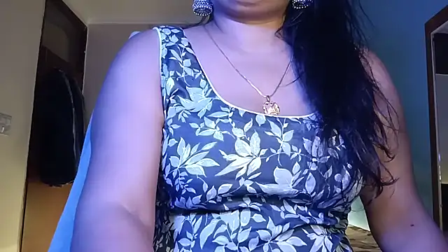 Snapshot of horny_milf_couple chatting on 07-01-26, 08:31 horny milf couple online show from 07-01-26, 08:31