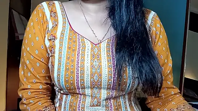 Snapshot of horny_milf_couple chatting on 06-14-26, 06:20 horny milf couple online show from 06-14-26, 06:20