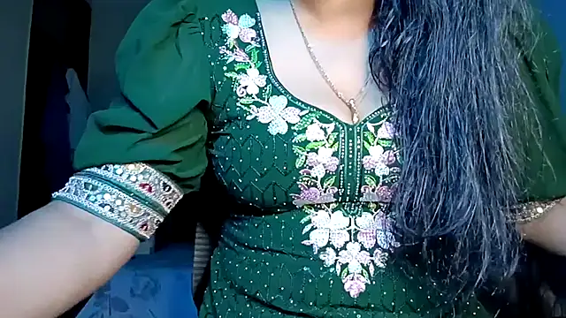 Snapshot of horny_milf_couple chatting on 05-13-26, 06:04 horny milf couple online show from 05-13-26, 06:04