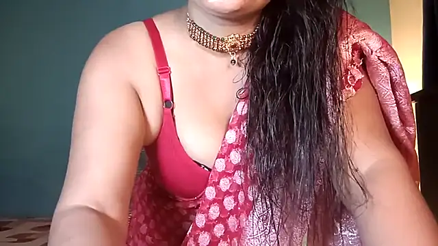 Snapshot of horny_milf_couple chatting on 07-18-26, 03:31 horny milf couple online show from 07-18-26, 03:31