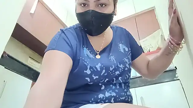 Snapshot of horny_milf_couple chatting on 05-17-26, 05:24 horny milf couple online show from 05-17-26, 05:24