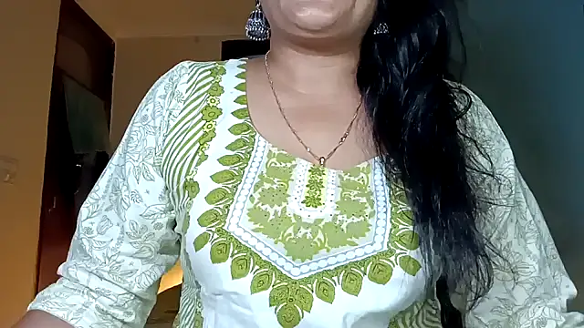 Snapshot of horny_milf_couple chatting on 06-10-26, 09:27 horny milf couple online show from 06-10-26, 09:27