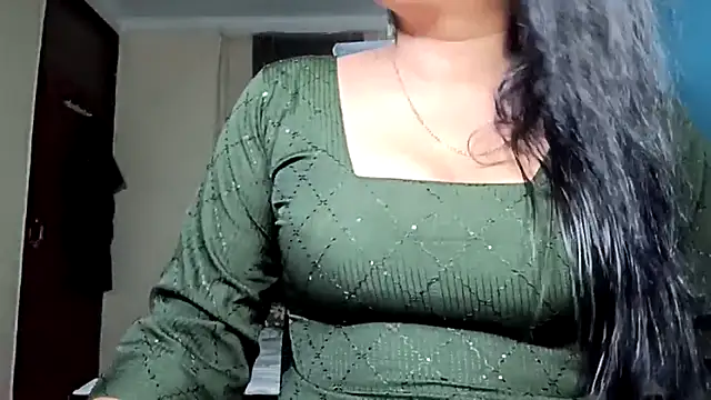 Snapshot of horny_milf_couple chatting on 04-22-26, 07:20 horny milf couple online show from 04-22-26, 07:20
