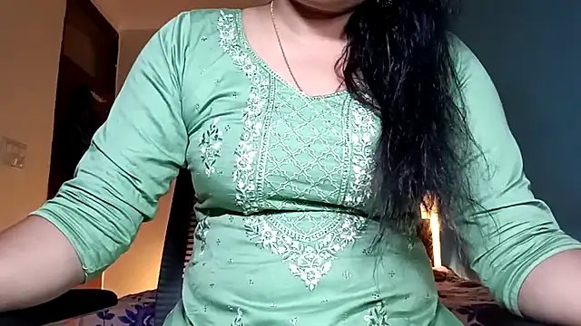 Snapshot of horny_milf_couple chatting on 06-08-26, 07:36 horny milf couple online show from 06-08-26, 07:36