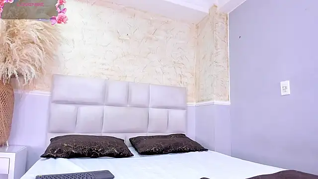 ScarletEvanss  online show from 12-21-25, 12:07