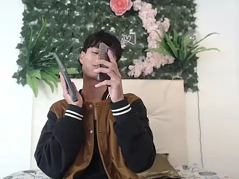 Snapshot of alex_russo__ chatting on 10-25-25, 03:38 alex russo online show from 10-25-25, 03:38