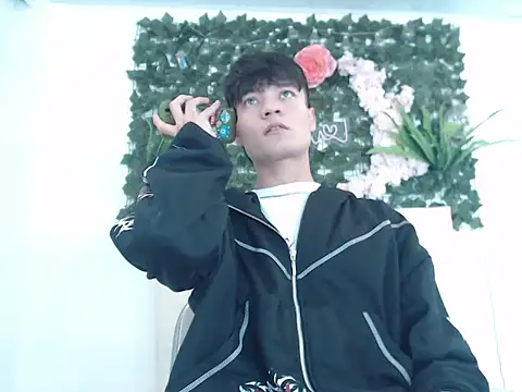 Snapshot of alex_russo__ chatting on 10-30-25, 04:15 alex russo online show from 10-30-25, 04:15