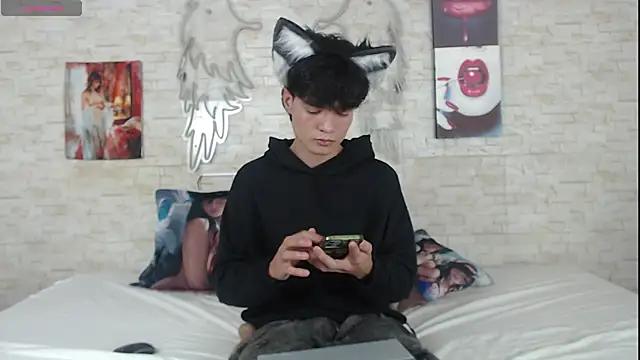 Snapshot of alex_russo__ chatting on 11-15-25, 10:25 alex russo online show from 11-15-25, 10:25