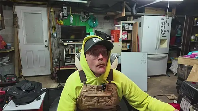 AverageMaleJay online show from 12-05-25, 10:14