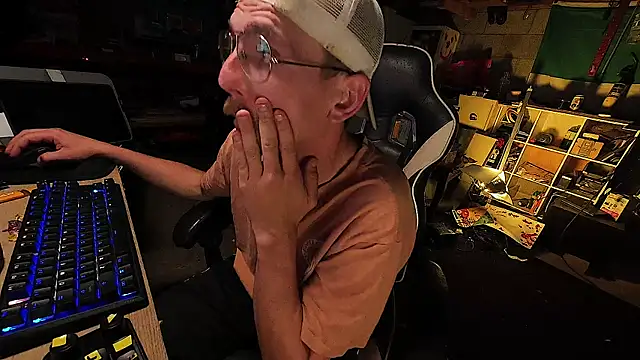 AverageMaleJay online show from 05-21-26, 03:59