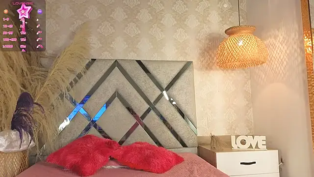 kimhilton  online show from 10-19-25, 04:04