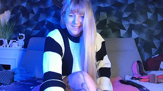 Delichieuse5 online show from 02-06-25, 08:56