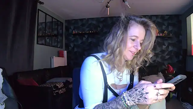 Delichieuse5 online show from 02-10-26, 08:30