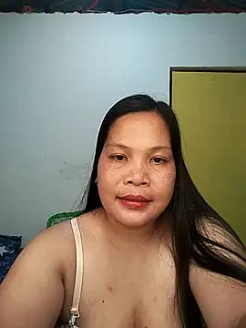 Snapshot of shyhotpinay_32 chatting on 10-26-25, 04:24 shyhotpinay 32 online show from 10-26-25, 04:24