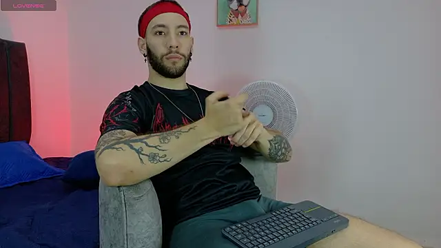 angel kyrozz online show from 03-12-26, 06:56