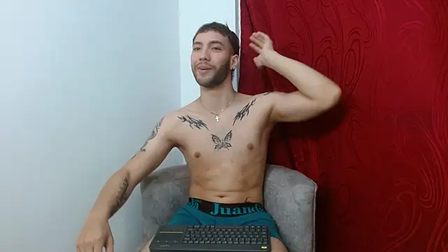 angel kyrozz online show from 10-07-25, 03:07