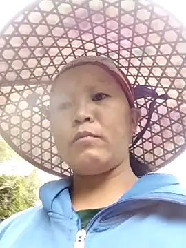 Snapshot of sumaybae chatting on 11-17-25, 02:04 sumaybae online show from 11-17-25, 02:04