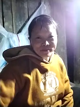 Snapshot of sumaybae chatting on 12-17-25, 05:40 sumaybae online show from 12-17-25, 05:40