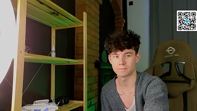 Cute Mike online show from 03-20-26, 08:37