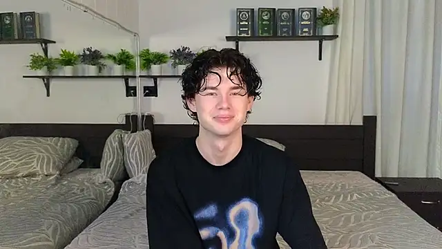 Cute Mike online show from 02-14-26, 01:39