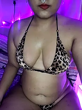 Snapshot of Curvy_Navya chatting on 10-20-25, 09:15 Curvy Navya online show from 10-20-25, 09:15