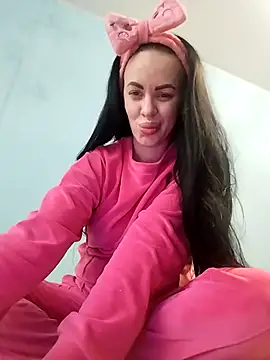 Stefaniyaxq online show from 12-23-25, 09:41