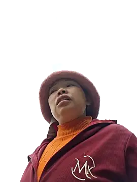 miomio-12 online show from 12-20-25, 02:25