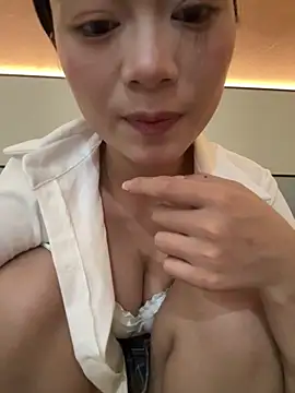 qingzi1218 online show from 04-05-26, 05:47