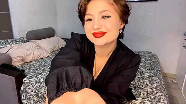 Snapshot of LunaMoonstar chatting on 10-10-25, 05:58 LunaMoonstar online show from 10-10-25, 05:58