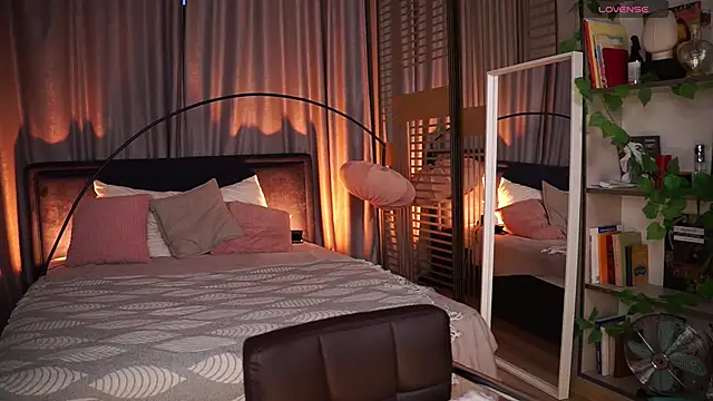 YokoKoko  online show from 11-05-25, 05:43